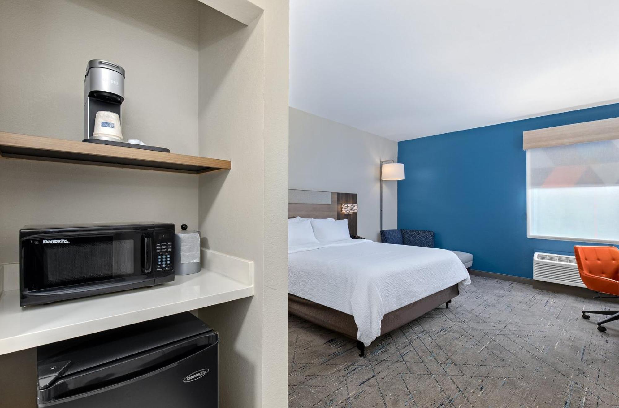 Holiday Inn Express Hurricane Mills Waverly By Ihg Exteriör bild