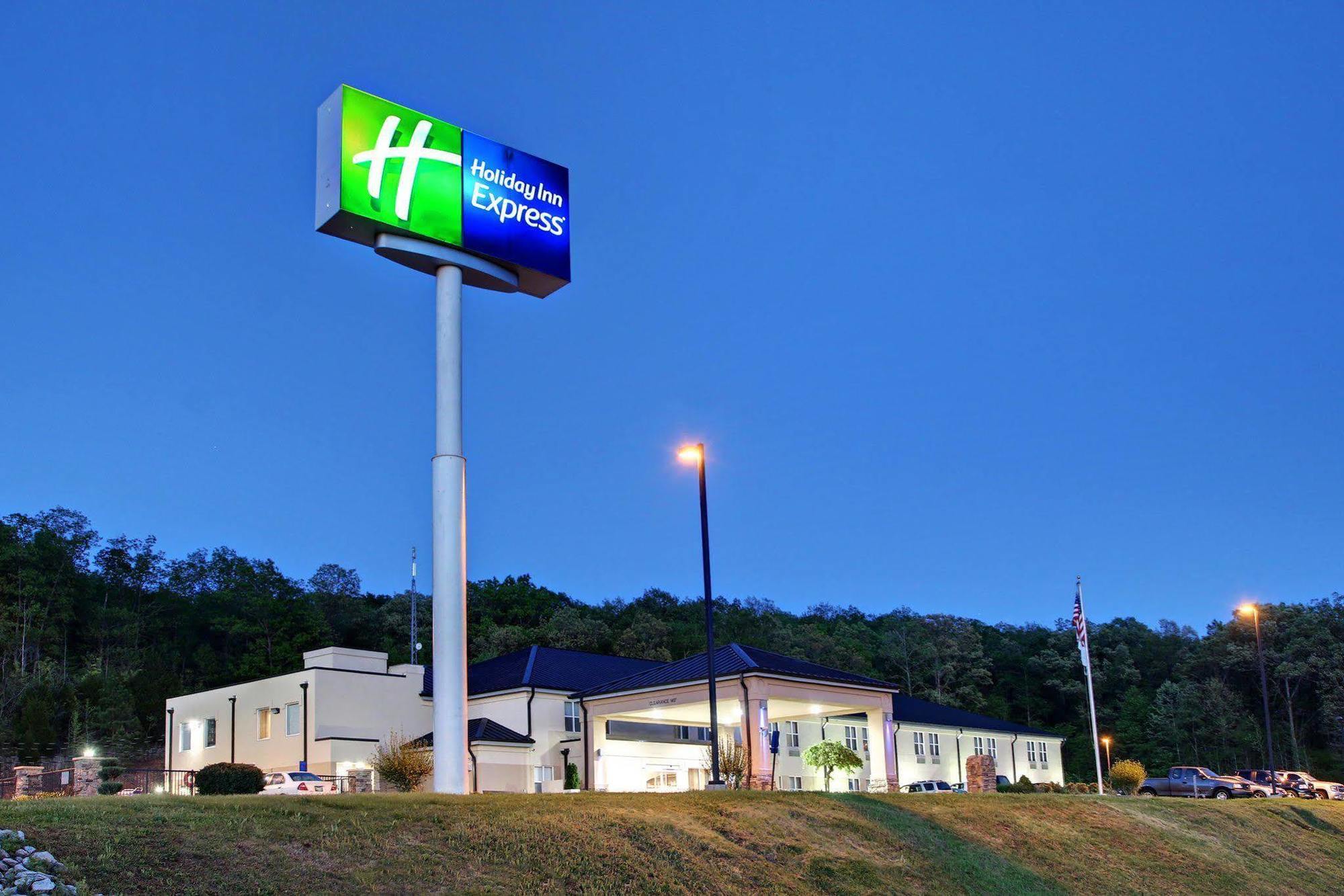 Holiday Inn Express Hurricane Mills Waverly By Ihg Exteriör bild