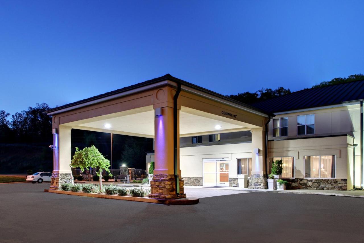 Holiday Inn Express Hurricane Mills Waverly By Ihg Exteriör bild